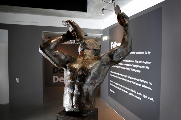 I 2016 fik Danmark statuen ’Freedom’ i gave fra De Vestindiske Øer. Efter længere tids forvirring er det nu blevet bestemt, at statuen skal stå permanent foran Eigtveds Pakhus i København. 
   Arkivfoto Jens Dresling