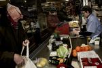 Bilka, Kvickly, Føtex, SuperBrugsen, Lidl, Meny og Rema 1000 holder som hovedregel lukket i påskens helligdage, men du kan handle i masser af mindre butikker.
 Valdemar Jørgensen/POLFOTO