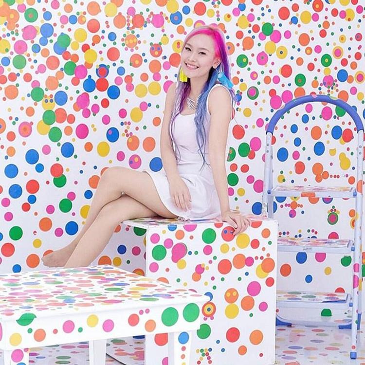 Den prikkede installation fra en indonesisk selfie-park minder uhyggeligt meget om et værk af den japanske kunstner Yayoi Kusama, der er verdenskendt for sine prikkede værker. @rabbittown.id/instagram