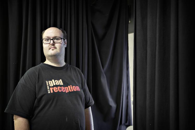 Martin Rosenlind er en af de fire personer, som har lagt sag an mod staten, fordi de ikke kan stemme til folketingsvalg. Han fortalte sidste år Politiken, at han selv bad om at få en økonomisk værge, »fordi jeg kan alt. Undtagen det med regnskab, tal og økonomi«.
   Miriam Dalsgaard/POLFOTO