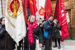 
Der var bannere fra blandt andet pædagoger, sygeplejersker, Djøf'ere, jordemødre, HK'ere og 3F'ere foran Forligsinstitutionen lørdag morgen. Senere på dagen var de væk. Endnu er der ikke noget at fejre - eller rase over.
   Martin Sylvest/Ritzau Scanpix