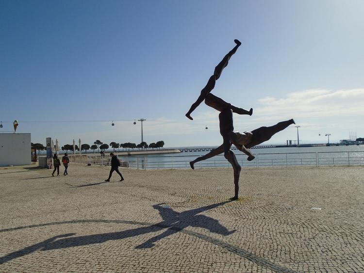 Gomleys skulptur havnefronten og sv-ªvebanen