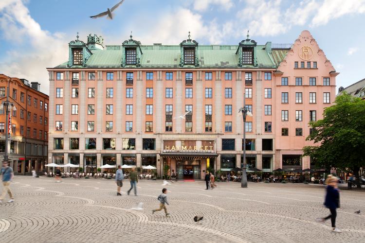 Haymarket by Scandic holder til i bygningen, der engang husede et af Stockholms mest prominente og ikoniske stormagasiner. Pr