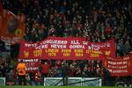 Liverpools fan fik gjort opmærksom på klubbens europæiske historik forud for kampen mod Manchester City, der i 1970 vandt Europa Cuppen for pokalvindere, men  aldrig har været længere end semifinalen i den 'store' turnering. Paul Ellis/Ritzau Scanpix