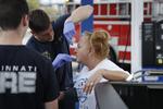 USA befinder sig i en narkoepidemi, der rammer bredt i samfundet. Her er det en kvinde i Cincinnati, der får naloxon efter mistanke om en overdosis.  John Minchillo/AP