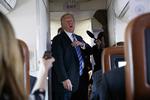 Journalisterne stod klar, da Donald Trump trådte ud af Air Force One i Washington D.C. Evan Vucci/AP