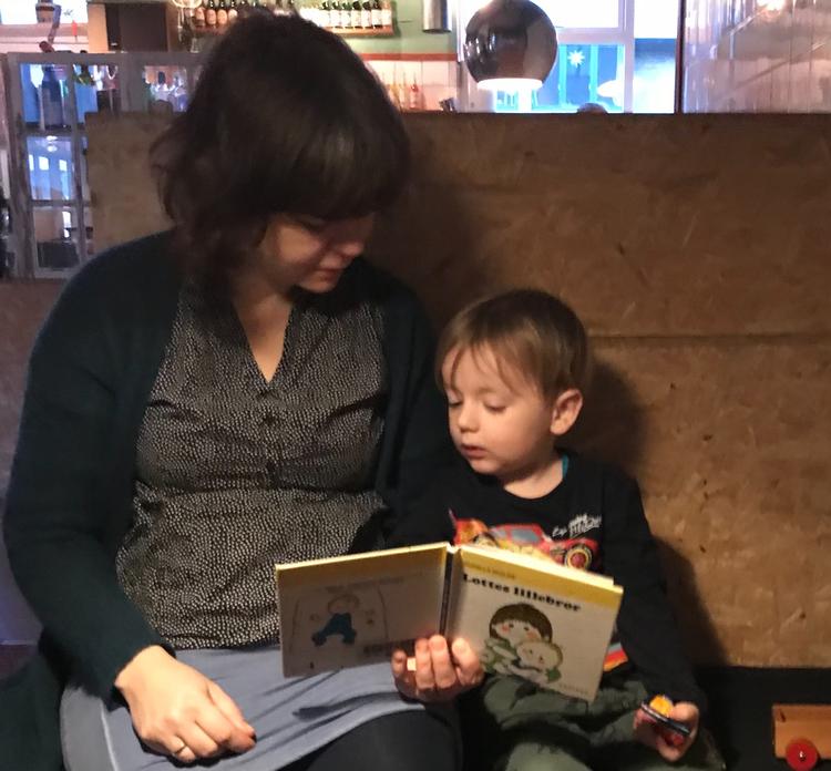 Trine Porrt og hendes mand Poul Kragh Jensen har mærket den store mangel på jordemoderkonsultationer i hovedstaden. Både i forbindelse med fødslen af deres første søn, Theo, men især i hendes nuværende graviditet.  Privatfoto