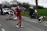 Paris-Roubaix var præget af talrige styrt. Her er det gået ud over blandt andre tyskeren Tony Martin og nordmanden Alexander Kristoff, men begge kom på cyklerne igen og fuldførte.
   Jeff Pachoud/Ritzau Scanpix