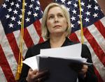 Internetaktivisten Markos Moulitsas mener at demokraterne skal satse på en kvindelig præsidentkandidat, hvor Kirsten Gillibrand (i midten), Kamala Harris og Elizabeth Warren er de bedste bud.  Jacquelyn Martin/AP