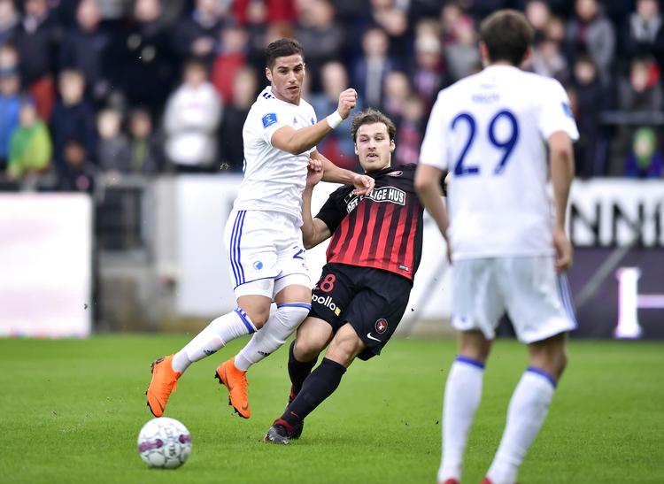 Erik Sviatchenko har spillet en god kamp for FC Midtjylland mod FCK, og han er også kommet på scoringstavlen i anden halvleg.
   Bo Amstrup/Ritzau Scanpix