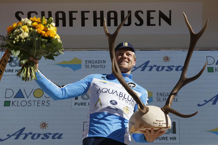 Lasse Norman hyldes her som bjergkonge i Schweiz Rundt sidste år, og her får danskeren chancen for at optræde igen i denne sæson, mens der ikke bliver tale om tilbagevenden til Vuelta a España.

   Alexandra Wey/AP