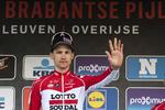 En yderst afdæmpet Tim Wellens på podiet efter sin flotte sejr i Brabantse Pijl.

   Geert Vanden Wijngaert/AP