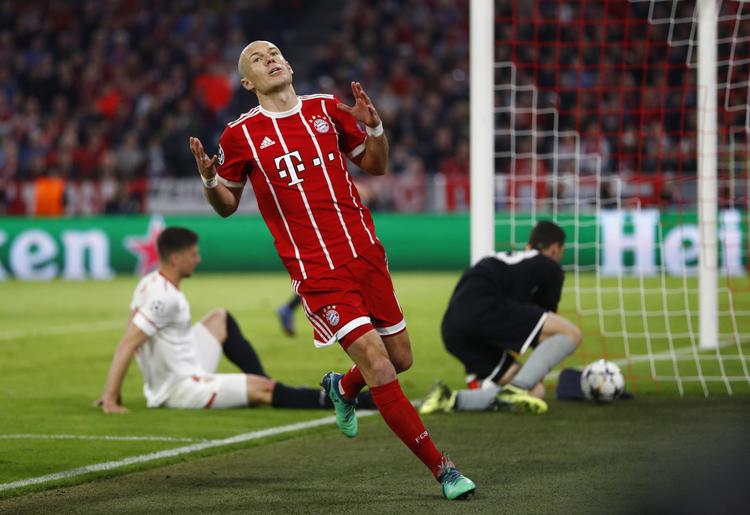 Arjen Robben ærgrer sig efter en spildt mulighed.  Matthias Schrader/AP