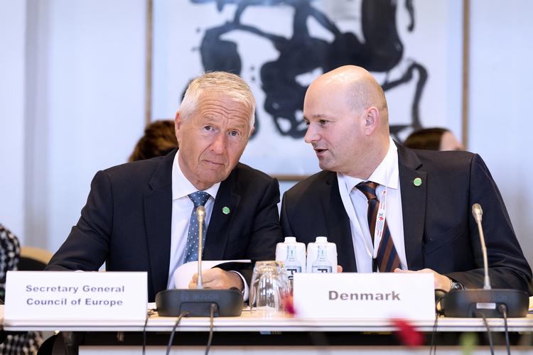 Justitsminister Søren Pape Poulsen åbner konference om reform af det europæiske menneskerettighedssystem, i Eigtveds Pakhus, torsdag d. 12. april 2018. Her taler Pape med Europarådets Generalsekretær, Thorbjørn Jagland, (Foto: Bax Lindhardt/ Scanpix 2018)
   Bax Lindhardt/Ritzau Scanpix