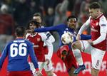 Arsenal var i problemer i Moskva mod CSKA, men holdet fik rettet op, og Aaron Ramsey (th.) udlignede i slutfasen til 2-2.
   Pavel Golovkin/AP