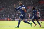 Chelseas super-reserve Olivier Giroud fejrer en af sine scoringer lørdag eftermiddag på St. Mary's i Southampton.
   Adam Davy/AP