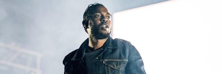 Kendrick Lamar optræder på Smukfest i Skanderborg til august, så der er grund til forsigtighed, hvis man er hvid og bliver inviteret op på scenen for at synge med.   Foto: Amy Harris/AP