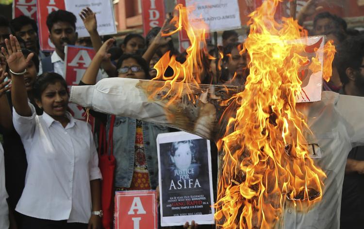 Voldtægten og mordet på den otte-årige pige Asifa har skabt voldsomme protester i Indien. Aijaz Rahi/AP