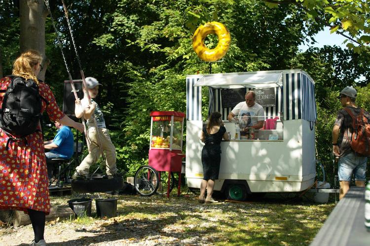 De faste boder byder på bl.a. smørrebrød, burgere, italienske specialiteter og pandekager.  Pr-foto