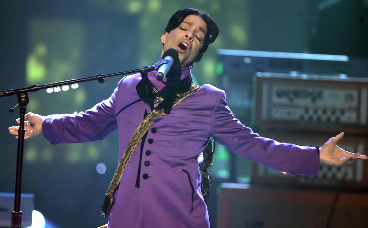 Den foreløbige titel på biografien er 'The Beautiful Ones', der også er titlen på en sang fra albummet 'Purple Rain'. Chris Carlson/AP