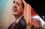24. juni skal tyrkerne til valg. Det har præsident Recep Tayyip Erdogan netop meddelt.  Emrah Gurel/AP