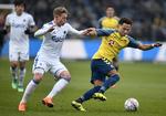 
Hany Mukhtar, her i en duel med FCK's Viktor Fischer i søndagens 2-1-kamp i Brøndby, er to af de absolut bedste spillere i Superligaen. FCM-anfører Jakob Poulsen er lige så vigtig for sit hold,  og Mukhtar og Poulsen får stor betydning for, hvordan storkampen FCM-Brøndby forløber og ender i aften på MCH Arena i Herning
   Poulsen Lars/POLFOTO