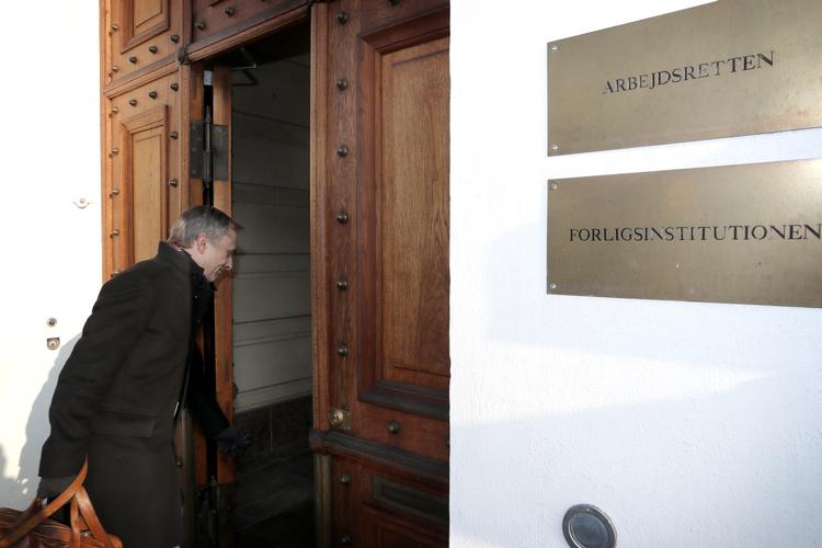 Fredag genoptages overenskomstforhandlingerne. Kommer der et mæglingsforslag på bordet, kan det betyde, at lærerne må finde sig i en utilfredsstillende aftale om deres arbejdstid, hvis flertallet af staten og regionernes medlemmer er glade for det samlede forslag. Jens Dresling/POLFOTO