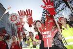 Igen i dag står der mange demonstranter foran Forligsen i København, for forhandlerne på det offentlige område klokken 10 indleder, hvad der kan blive, de sidste forhandlinger om en ny overenskomst.  Jacob Ehrbahn