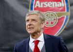 Arsenal-manager Arsène Wenger siger til sommer farvel til London-klubben efter 22 sæsoner som holdets leder. 
   Antonio Calanni/AP