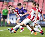 FC Midtjyllands Mikkel Duelund i kamp mod AaB's Oliver Abildgaard. Henning Bagger/Ritzau Scanpix