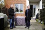 Hvis det stod til René Pedersen (til venstre), så skulle Hvidovreparken ikke renoveres, men rives helt ned. I stedet skulle der bygges nye, energivenlige familieboliger. Miriam Dalsgaard/POLFOTO