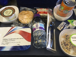 Der er nu mere mad på bakken, og der serveres en del små måltider på BA's langdistancefly. Det gør rejsen langt mere udholdelig, ikke mindst for børn. Kristoffer Flakstad