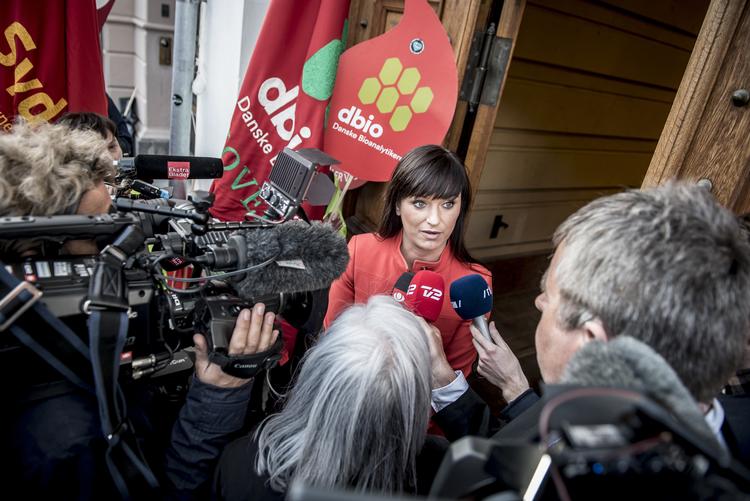 Innovationsminister Sophie Løhde (V) var ikke optimistisk, da hun forlod forligsinstitutionen mandag aften. »Det er sidste forsøg«, sagde hun for i dag på vej ind i forhandlingerne. Mads Claus Rasmussen/Ritzau Scanpix