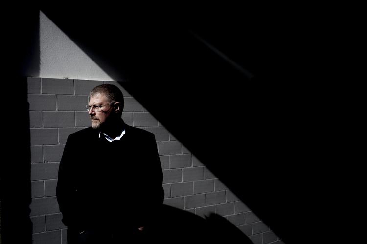 Deon Meyer skriver om en fordrukken og munter politimand, som ligner ham selv ret meget – minus alkoholismen.
   Ditte Lysgaard Holm/POLFOTO