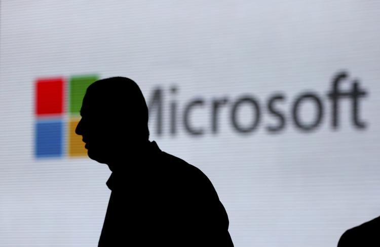 Forbrugerrådet Tænk har det seneste år fået 60 henvendelser om opkald fra svindlere, der udgiver sig for at ringe fra Microsofts kundeservice, hvorefter de beder om personlige oplysninger for at løse en computerfejl eller give et godt tilbud. Altaf Qadri/AP