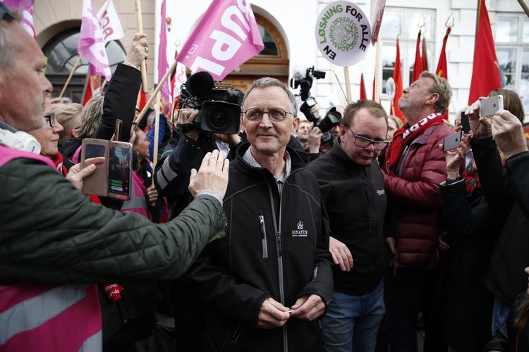 Lærernes formand og topforhandler Anders Bondo Christensen har fredag middag meddelt, at parterne er nået frem til en kommunal overenskomst.  