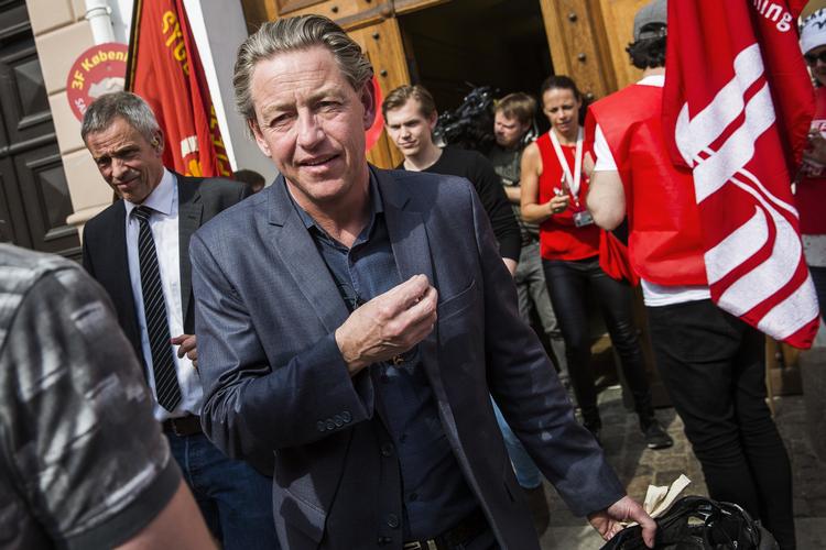 Formand for CFU Flemming Vinther på vej hjem for at tage et bad. Ólafur Steinar Gestsson/Ritzau Scanpix
