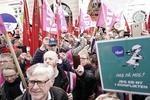 Forbundenes medlemmer har fulgt forhandlingerne i Forligsinstitutionen. Nu kan de pakke sammen og tage hjem - alle tre områders overenskomster er forhandlet på plads. Martin Sylvest/Ritzau Scanpix
