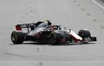 Efter adskillige uheld måtte Kevin Magnussen kæmpe sin Haas-racer i mål som den sidste af de fuldførende. Luca Bruno/AP