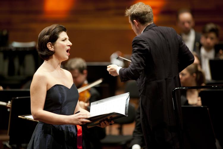 Mezzosopran Elisabeth Kulman sang med smukt rundet klang og dramatisk bredde.   Martin Rosenauer