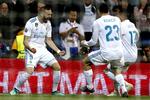 Med to mål spillede Karim Benzema (tv.) en hovedrolle, da Real Madrid nåede finalen for tredje år i træk. Francisco Seco/AP