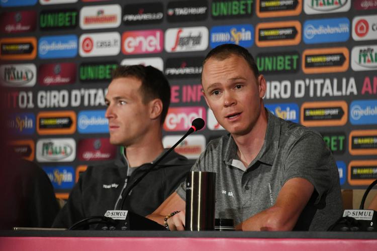 Salbutamolaffæren var et hovedemne på Team Skys og Chris Froomes pressemøde i Jerusalem. Foto: LaPresse - D'Alberto/Ferrari/Paolonme/Alpozzi. 