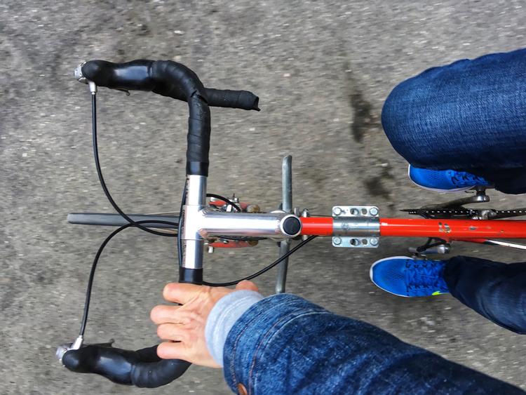 Raceren har set bedre dage. Efter tyve års slid melder tanken sig. Er det tid til at skifte den ud? Anders Legarth Schmidt