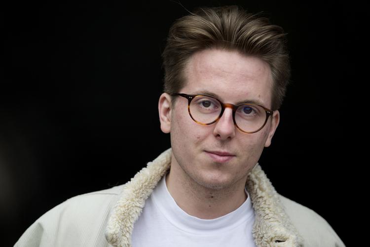 Thomas Korsgaard er ude med opfølgeren, 'En dag vil vi grine af det', til sin debutroman der skabte meget omtale i den offentlige debat. Finn Frandsen/POLFOTO