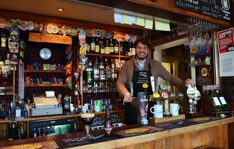 Siden belgieren Jean-Pierre Robinet, kaldet JP, overtog pubben The Old Forge, har især køkkenet undergået store forvandliger. D.O Richards