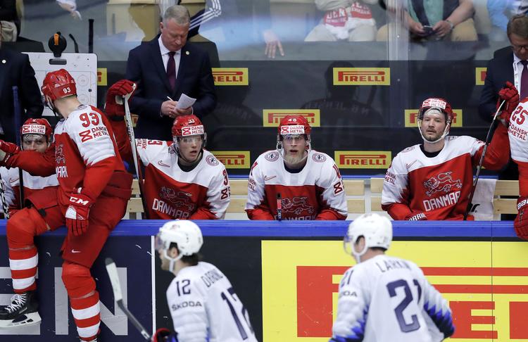 De danske VM-spillere havde væsentligt mindre at glæde sig over lørdag aften, end de havde haft 24 timer tidligere. Efter sejren over Tyskland rente de ind i et klart nederlag på 4-0. Jens Dresling/POLFOTO