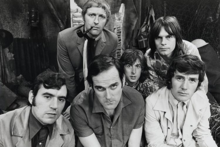 Python'erne i deres glansperiode. Nederst fra venstre: Terry Jones, John Cleese og Michael Palin. Og rækken over: Graham Chapman, Eric Idle og Terry Gilliam. Billedet er fra 1969.  AP Photo/IFC