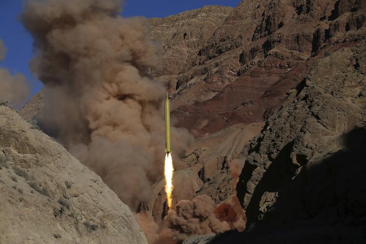 Krisen spidser til ift. atomaftalen med Iran, som USA truer med at trække sig ud af. Omid Vahabzadeh/AP