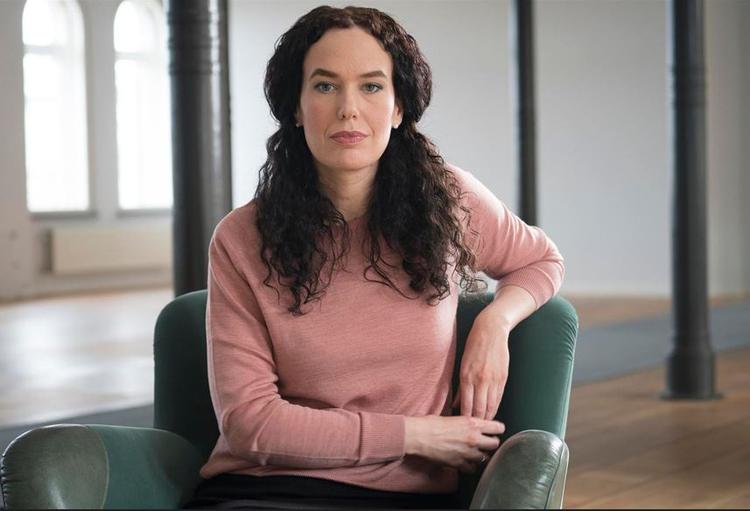 Therese Bohman har arbejdet som kunstkritiker og kender dermed den verden, hun skriver grumt og skægt om. Hendes anden roman 'Den anden kvinde', var indstillet til Nordisk Råds litteraturpris 2015. Foto Göran Segelholm