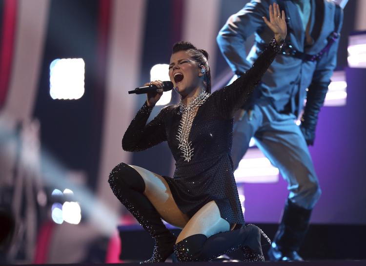 Saara Aalto fra Finland er videre til finalen på lørdag.    Armando Franca/AP